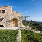 Panoramic View Villa In Olivegroves