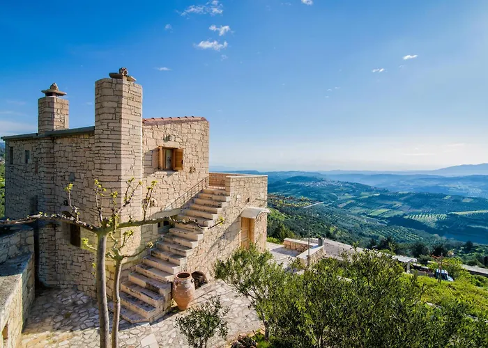 Panoramic View Villa In Olivegroves