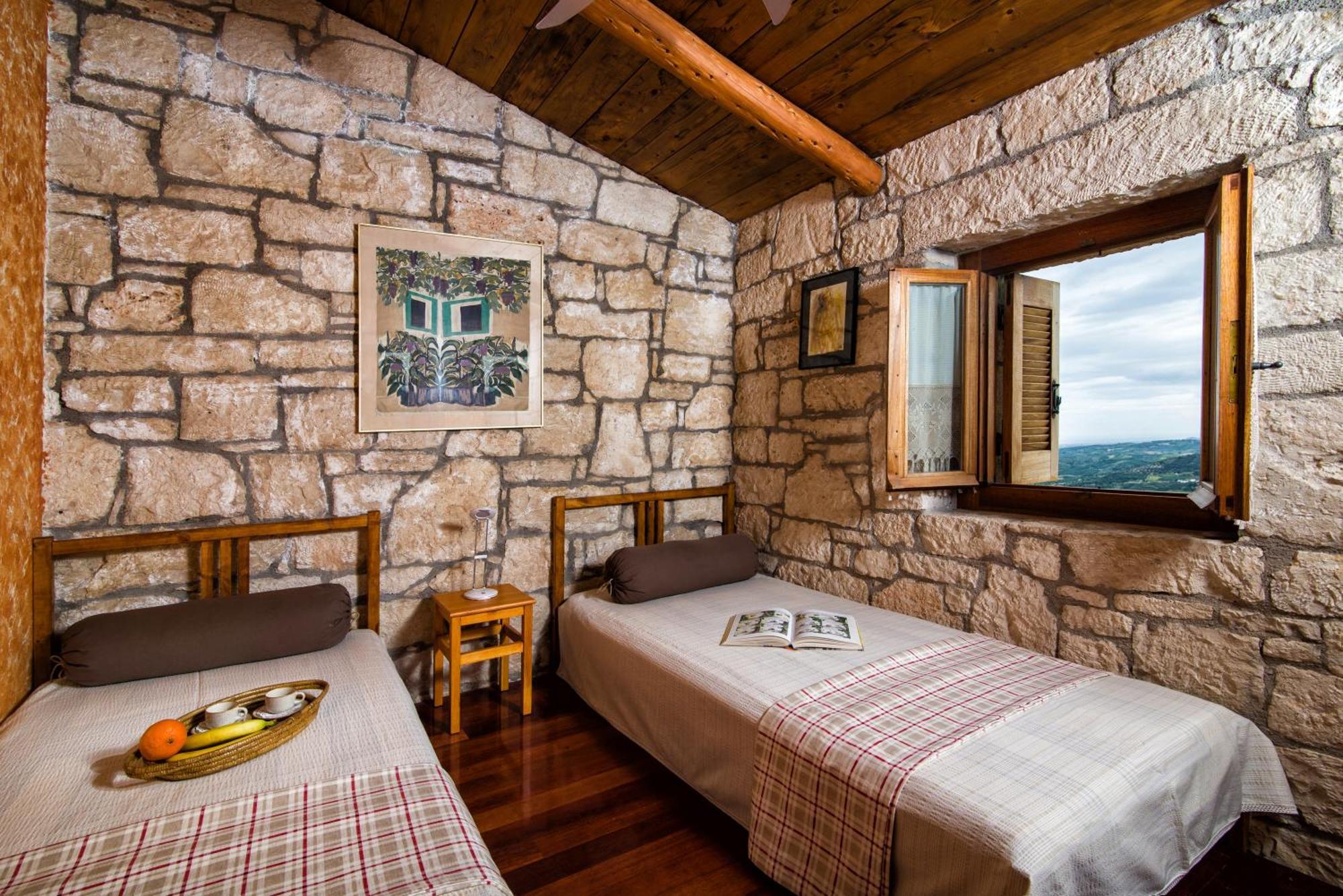 Panoramic View In Olivegroves Villa